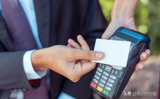 选择适合的银行办理对私POS机，关键因素与案例分析
