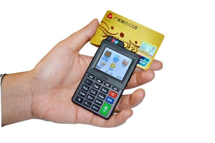 办理手刷POS机，信用卡是必要条件